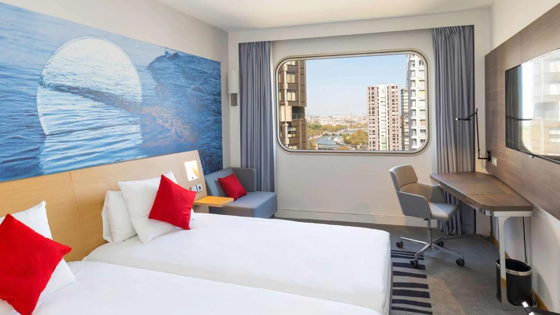 Novotel Paris Centre Tour Eiffel Hotel